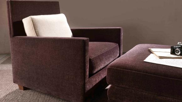 Italia è una poltrona design molto comoda per leggere o conversare
