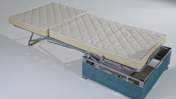 Questo pouf letto diventa un comodo letto singolo