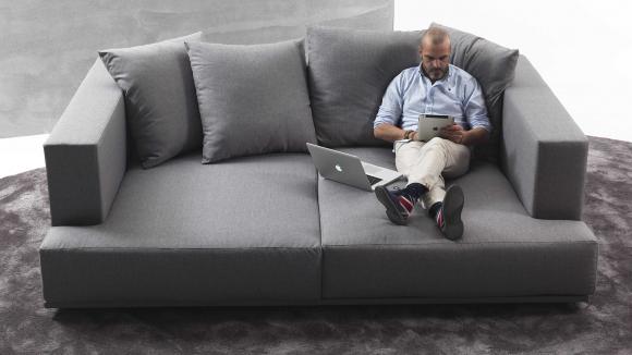 Divano relax moderno con cuscini boxati