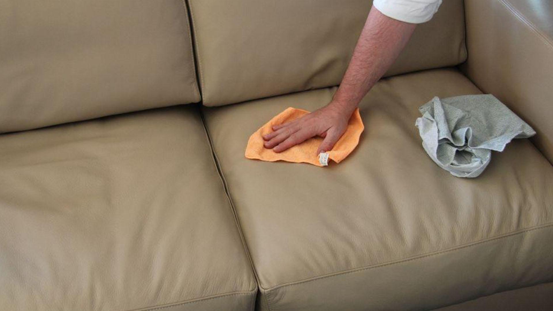 COME PULIRE I DIVANI IN PELLE BEIGE? 0